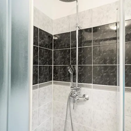 아파트 Valkane Private Garden 풀라