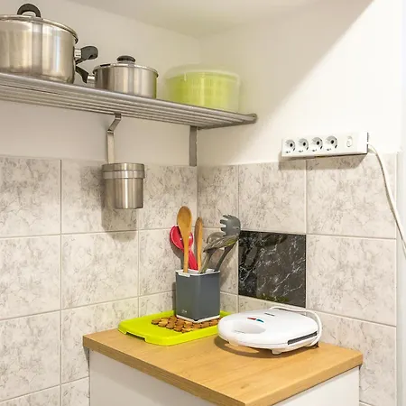 Valkane Private Garden Apartment *